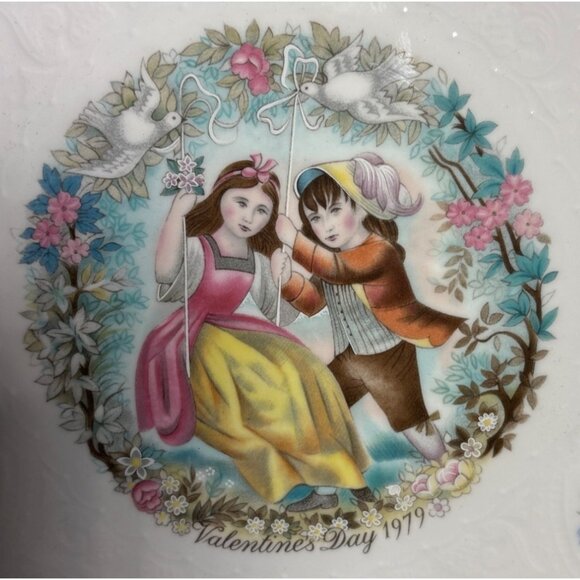 VTG 1979 Royal Doulton My Valentine Collectible Bone China Plate Made in England - Picture 2 of 8